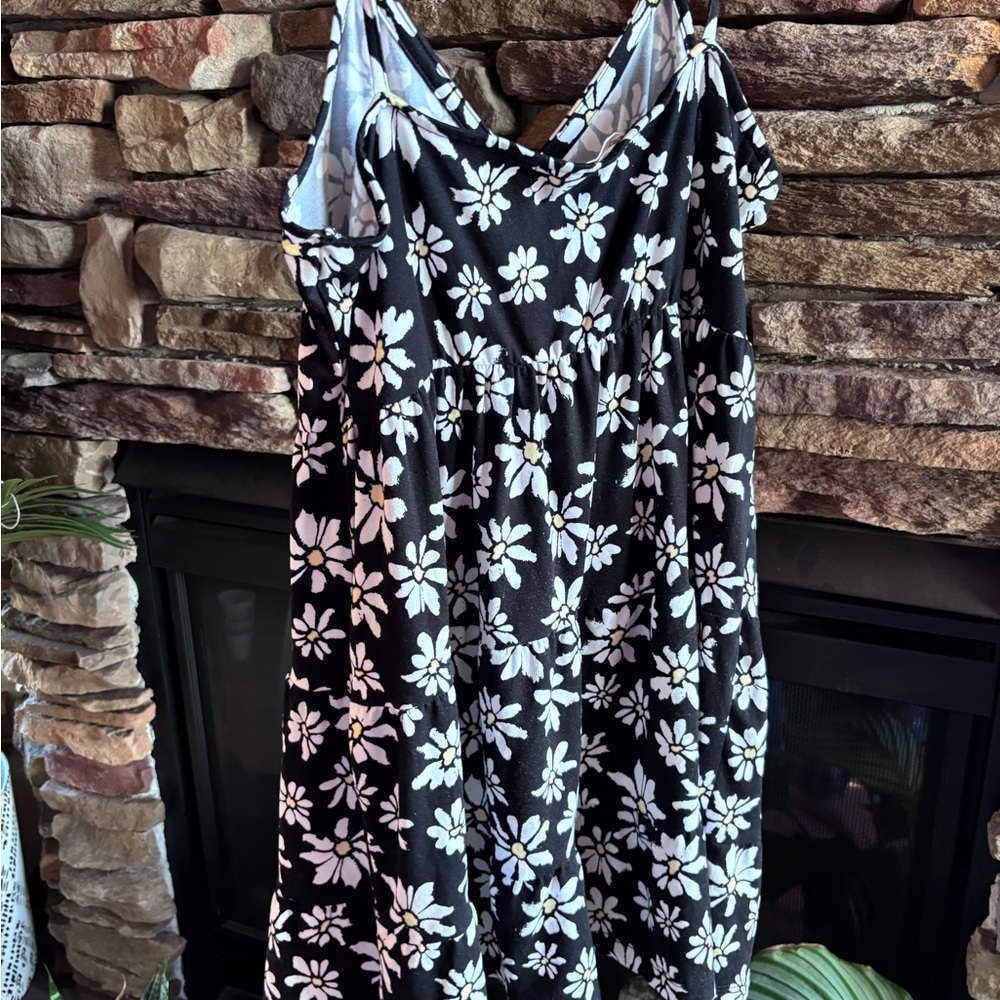 SMALL Floral Black and White Dress (A5526) - Picture 4 of 4
